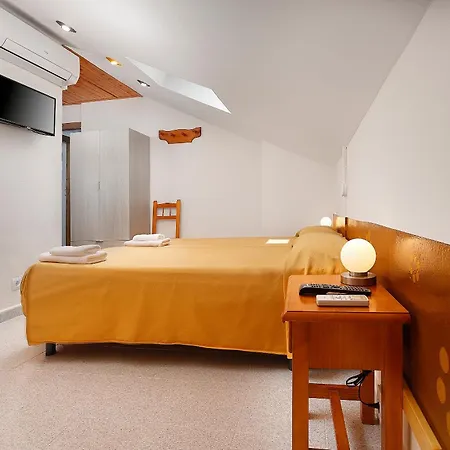 Hostel Sierra De Arbe